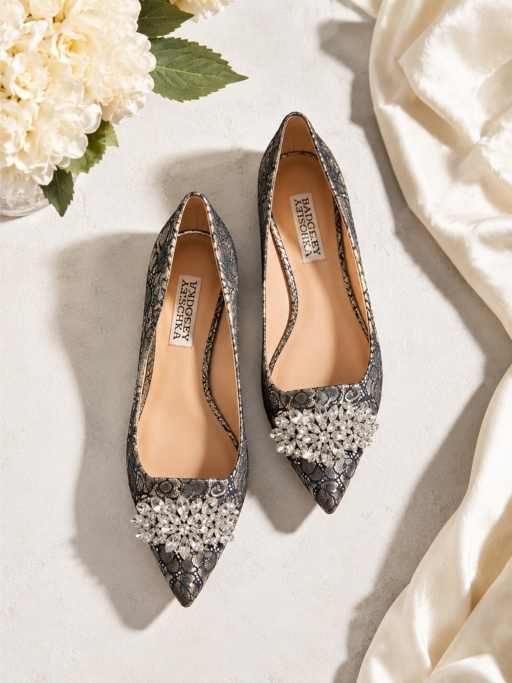 Badgley Mischka Valeria Crystal Embellished Lace Flats Size 8 NIB Bridal Wedding